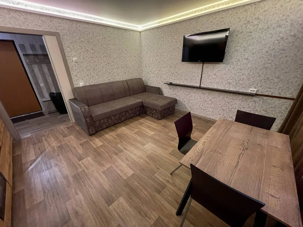 Квартира Двухкомнатная квартира рядом с ТЦ Июнь — Красноярск