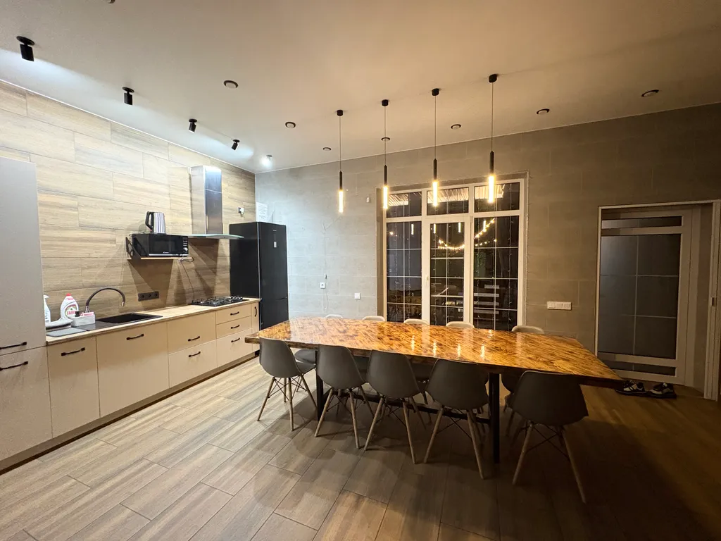 Дом с подогреваемым бассейном и баней в адыгее