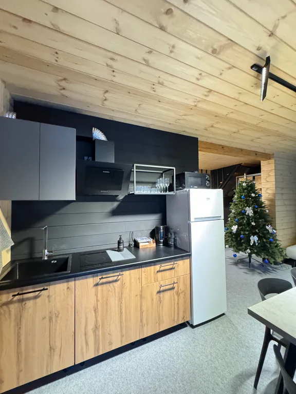 Двухэтажный дом с видом на горы База отдыха ПроЛес