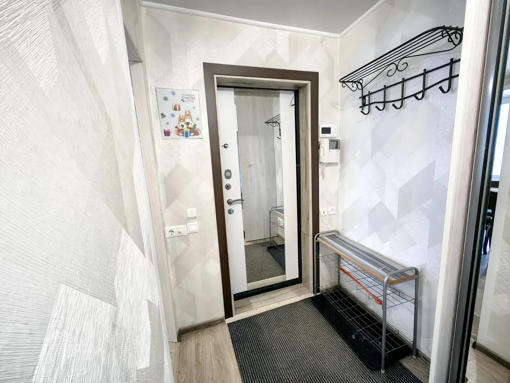 2-к квартира с прекрасным расположением: центр и 5 минут до озера