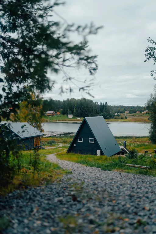 Дом с видом на озеро рядом с Ладожскими шхерами