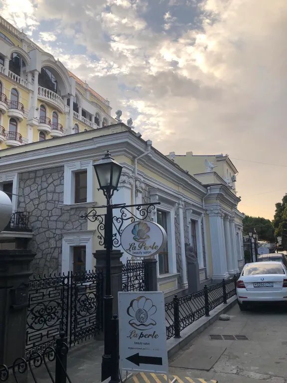 Квартира Квартира в дворянском особняке на набережной — Ялта