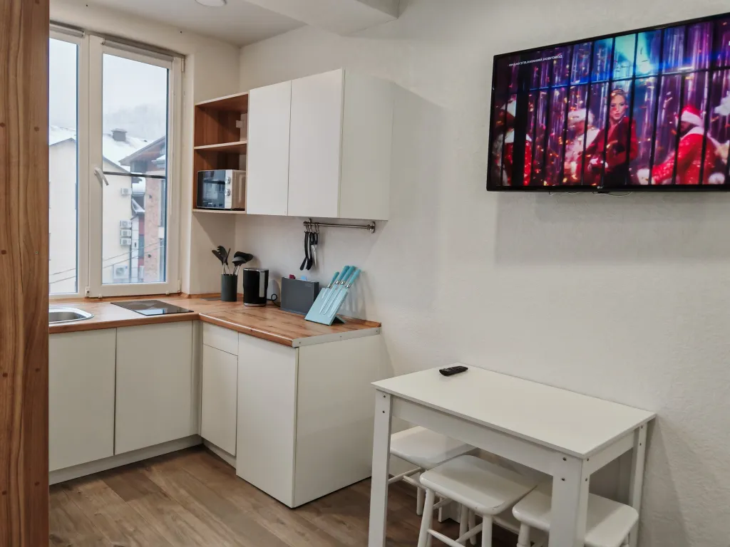 Уютная квартира-студия в центре горнолыжного курорта Красная поляна