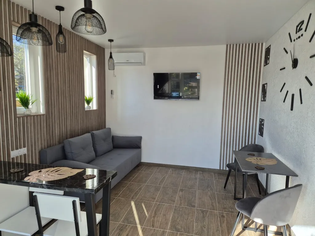 Коттедж 2-комнатный коттедж с бассейном — Кабардинка