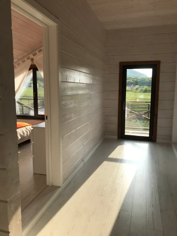 Коттедж Дом для отдыха Mеdley с домашним кинотеатром, террасой и джакузи — Гончарное