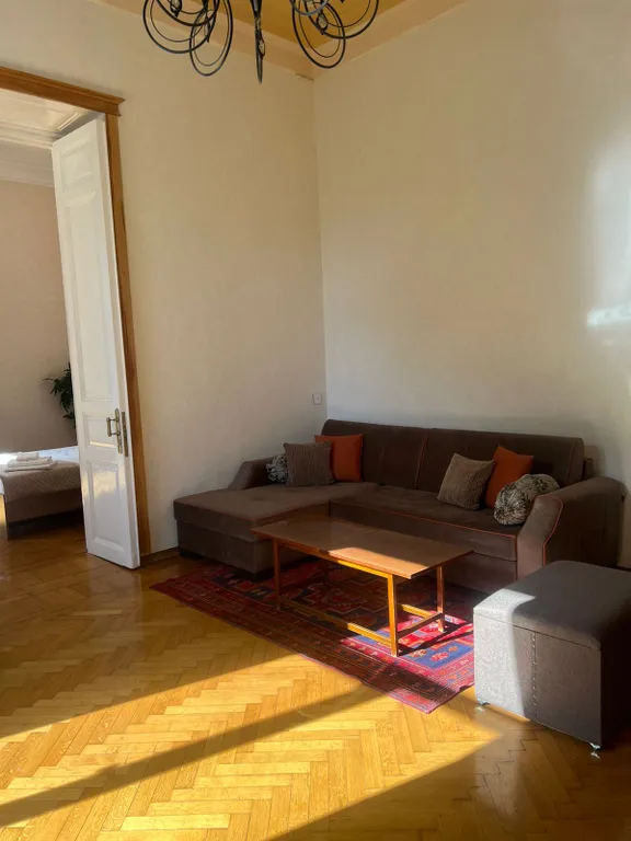 Торговая, улица Низами, площадь фонтанов