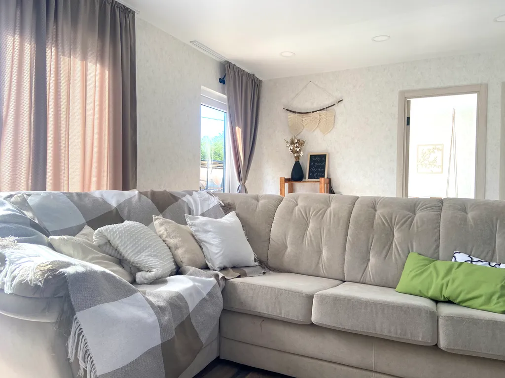 Стильный загородный дом с бассейном