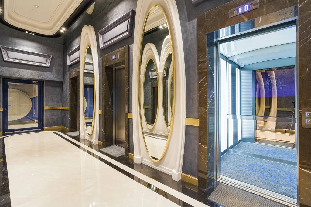 Квартира с отдельным залом и отдельной спальней с террасой на парк