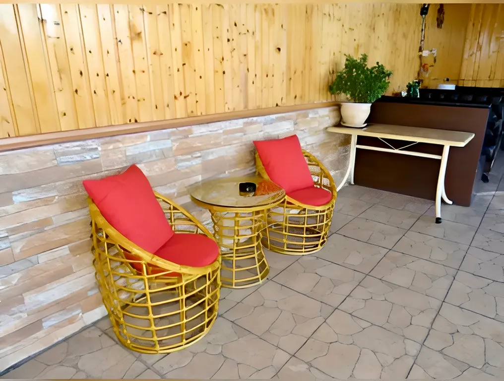 Эко-домик у моря на белых скалах