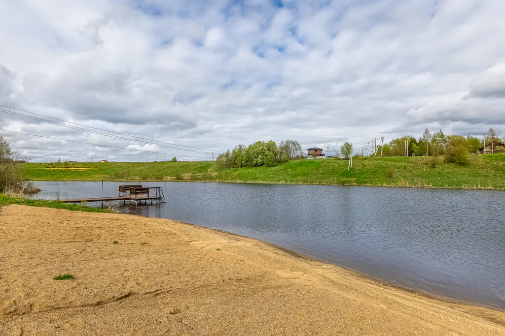 Дом у озера с чаном