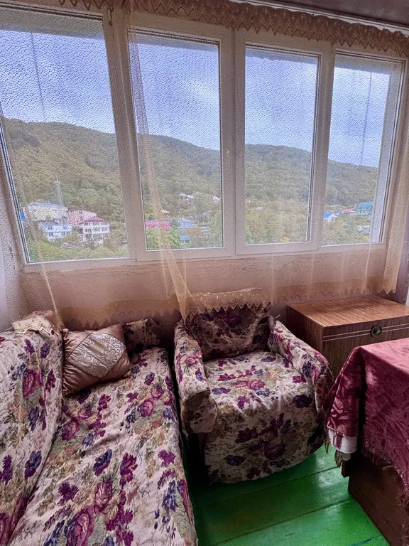 Уютная двухкомнатная квартира с видом на горы