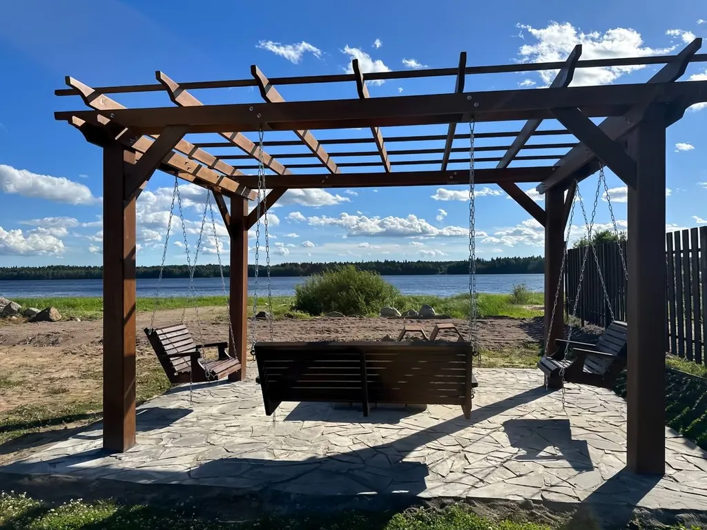 Номер в доме на речке