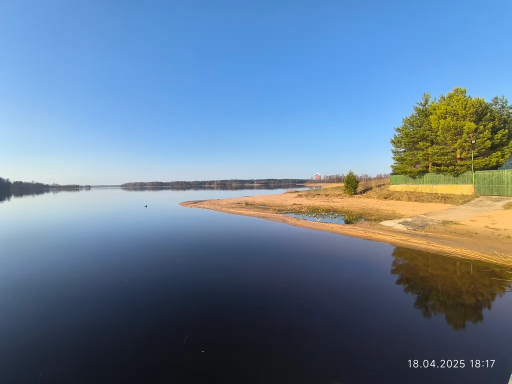 Дом на берегу с видом на Селигер
