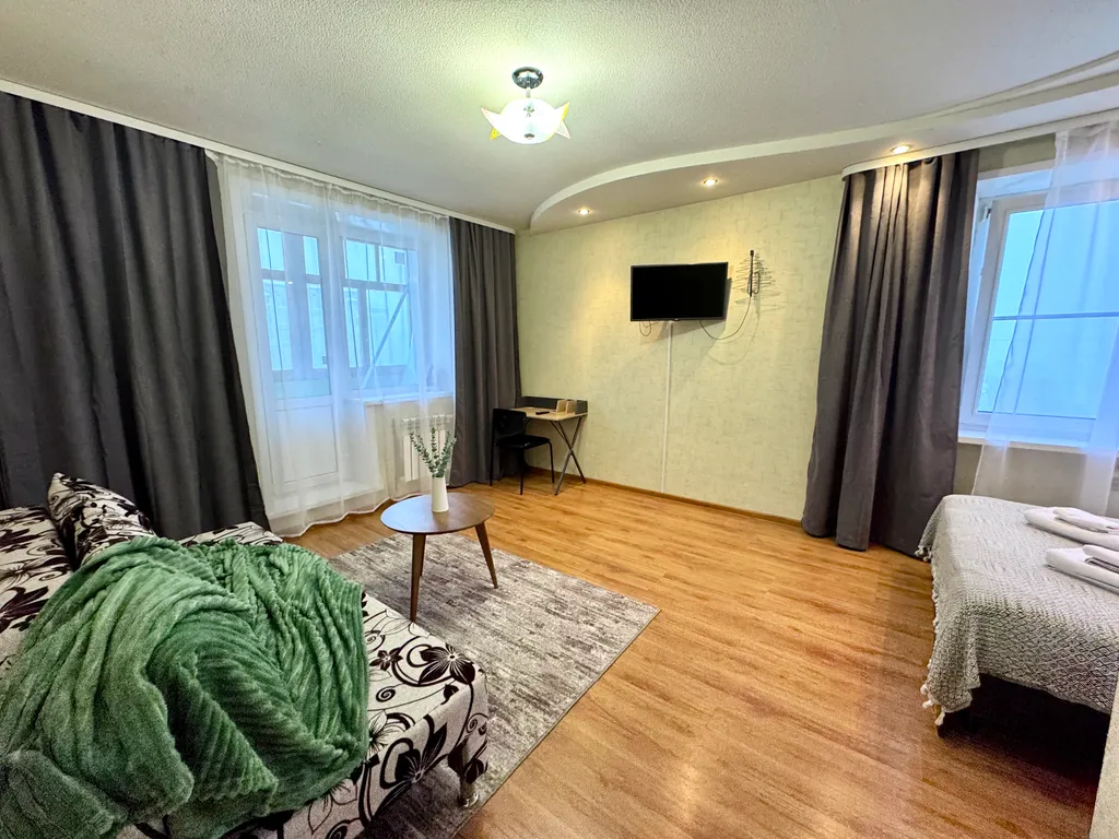 Стильная однокомнатная с большой кухней у ДК Металлургов