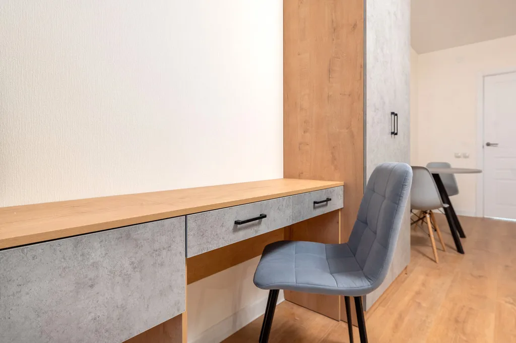 Студия у аллеи фонтанов и парка