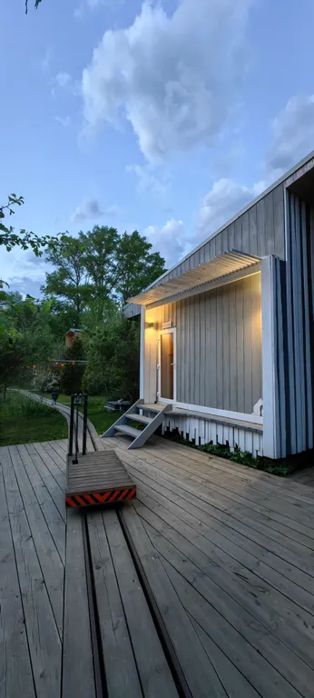 Коттедж Дом на дереве с окном на полу — Веськово