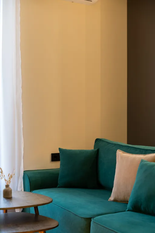 Просторная дизайнерская квартира с видовой терассой на берегу моря