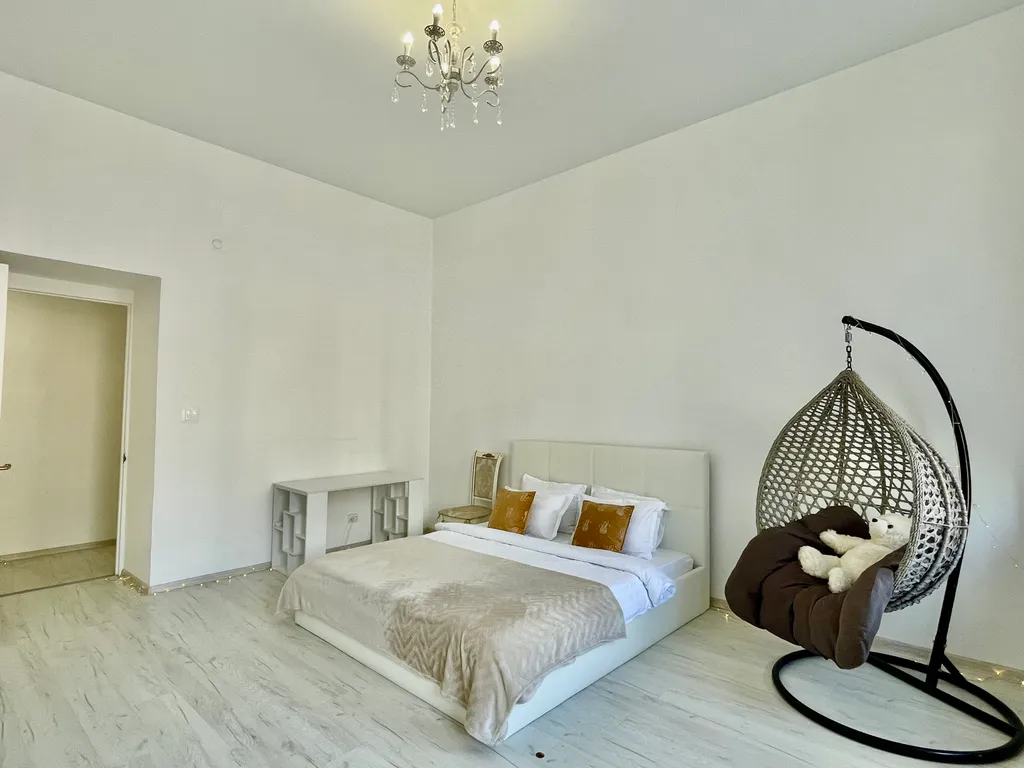 Центр Вид- река,  кораблики Версаль