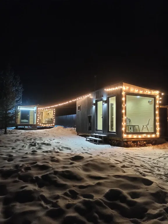 Уютный модульный дом на берегу озера Тосканка