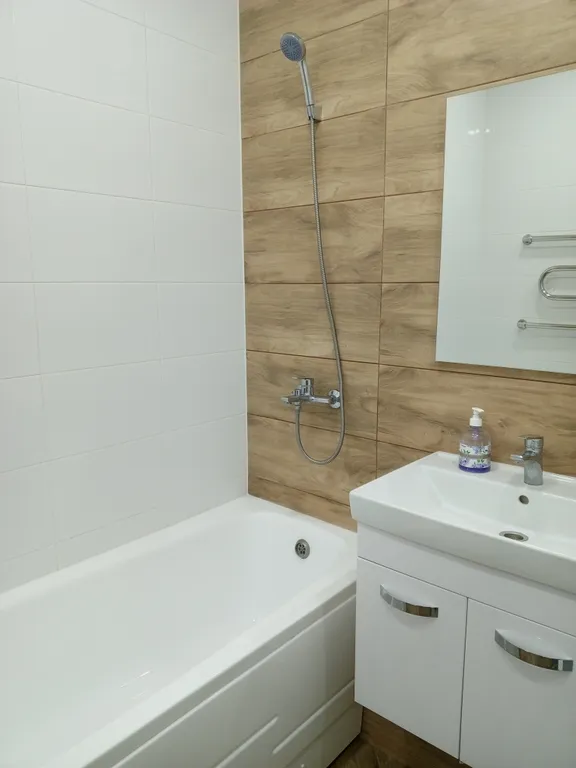 Квартира Светлая квартира в новом доме с новым ремонтом, с балконом — Элиста