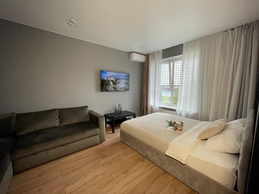 Уютная светлая квартира с большими окнами