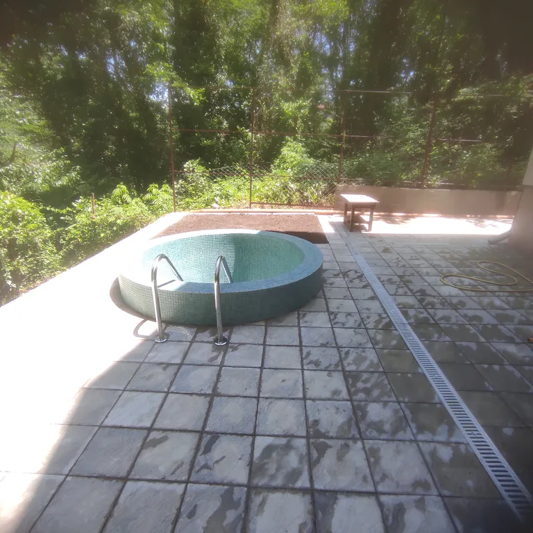 Уютный дом в тихом месте