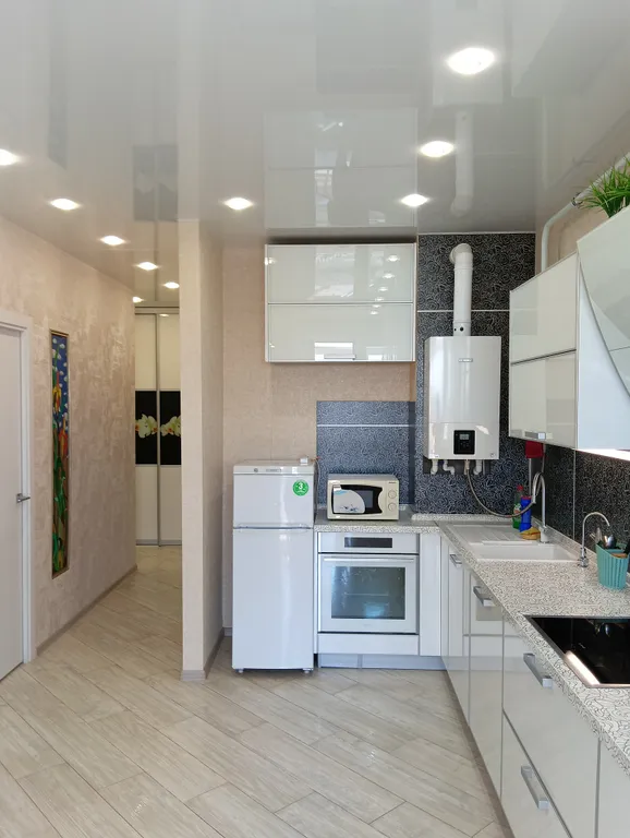 Видовая квартира с дизайнерским ремонтом у Дворца игровых видов спорта