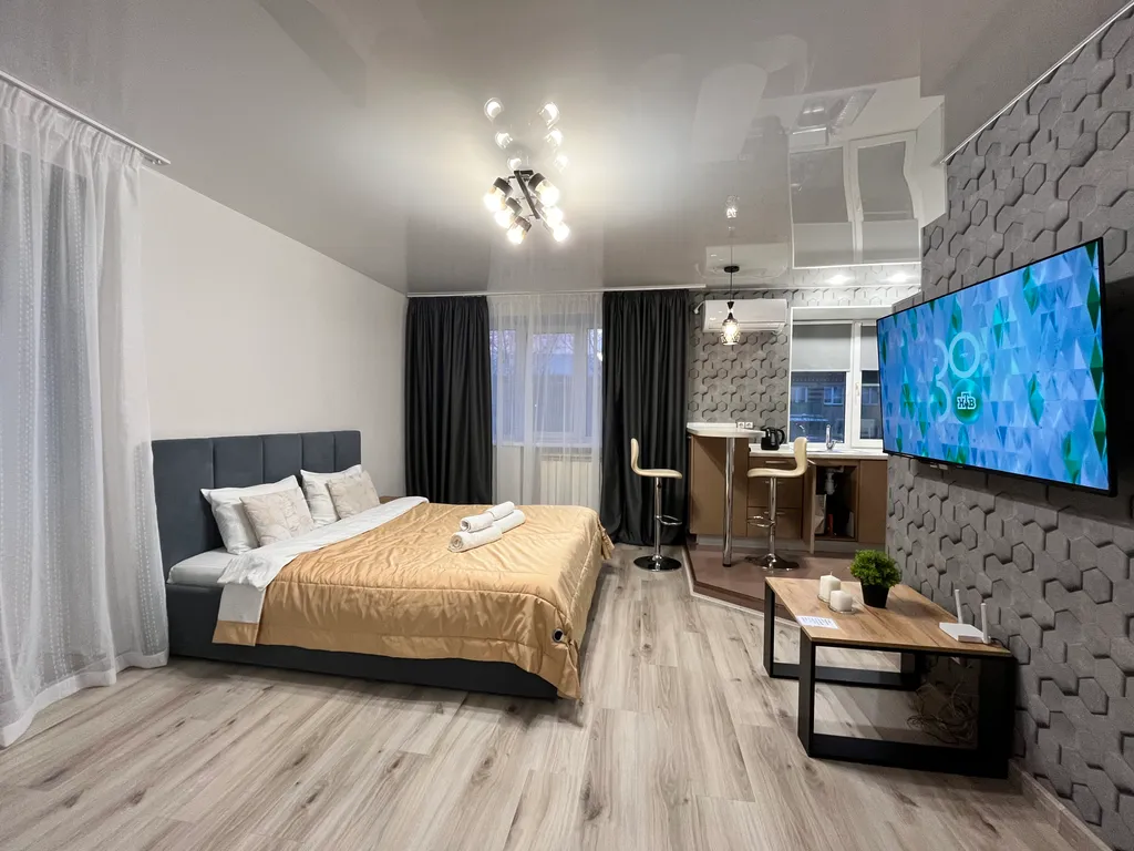Квартира Дизайнерская студия с большим телевизором со смарт-тв — аренда посуточно в Челябинск