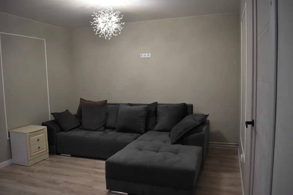 Новая дизайнерская квартира с новым ремонтом и мебелью