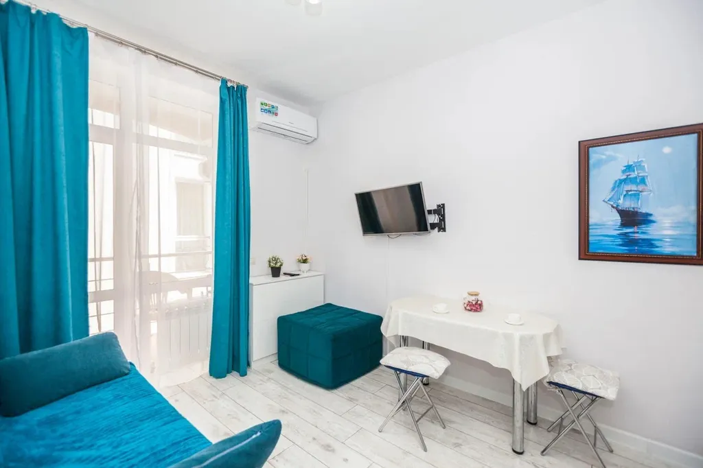 Квартира Квартира Студия у моря с теплым бассейном — Сириус