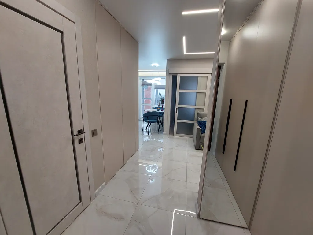 Апартаменты с отдельной спальней в новом доме, центр