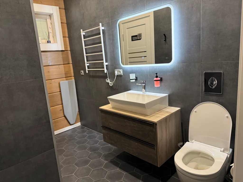 Paradise: Дом с тремя спальнями и сауной на озере