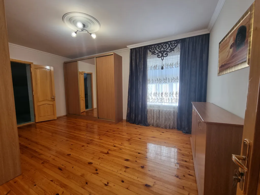 2х этажный дом в самом центре города