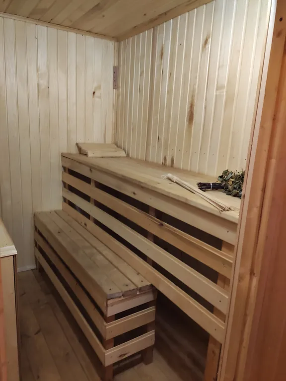 Домик-баня на берегу реки Псижа и выходом в озеро Ильмень