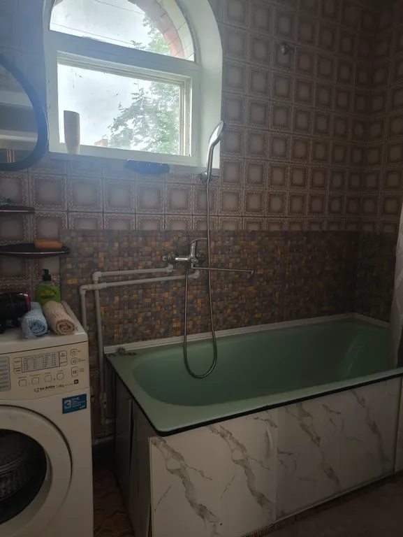 Двухэтажный коттедж с беседкой и баней для отдыха и проживания