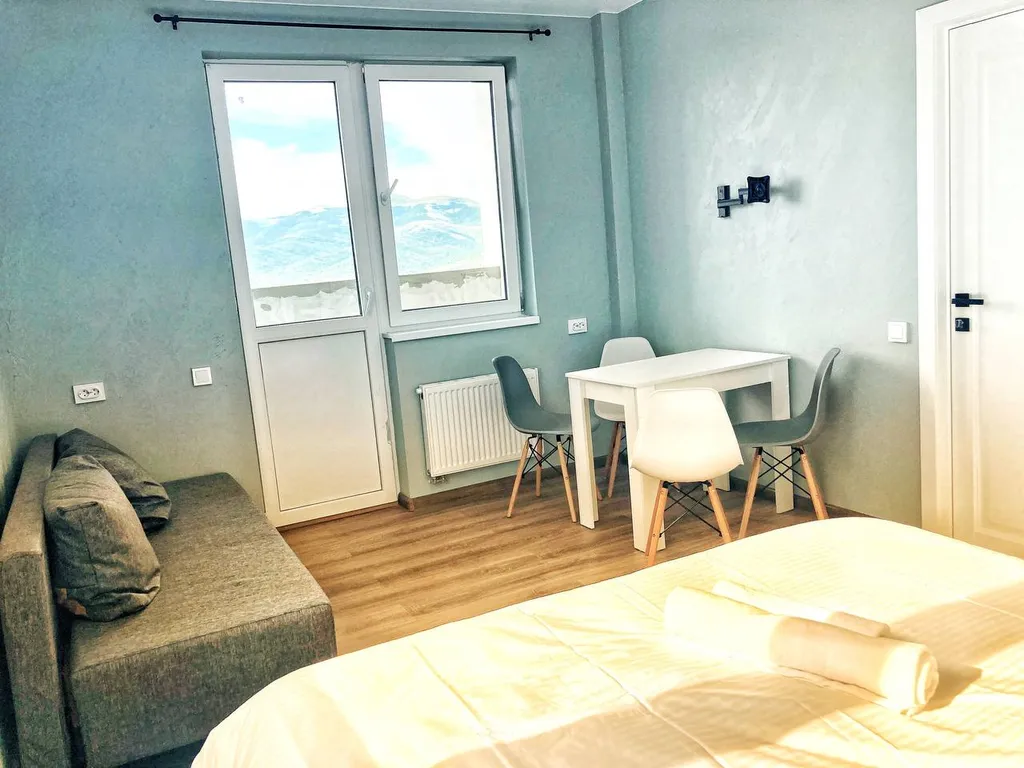 Четырёхкомнатная квартира с новым ремонтом и шикарным видом на море