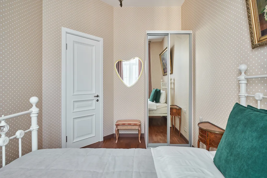 Квартира 3-комнатная квартира в знаменитом доме на Патриарших прудах в центре — Москва