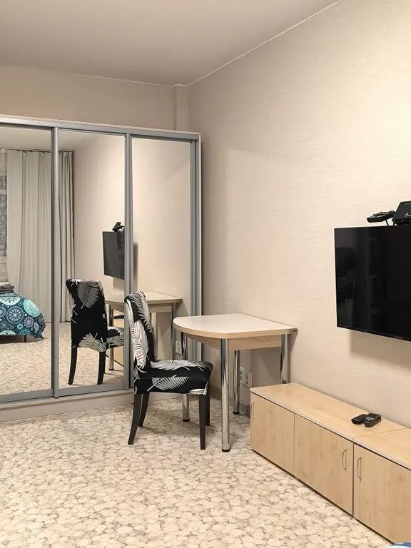 Квартира с балконом и видом на горы