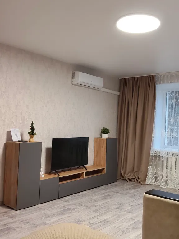 Просторная теплая квартира у Бульвара Нефтепереработчиков — аренда посуточно в Кстово