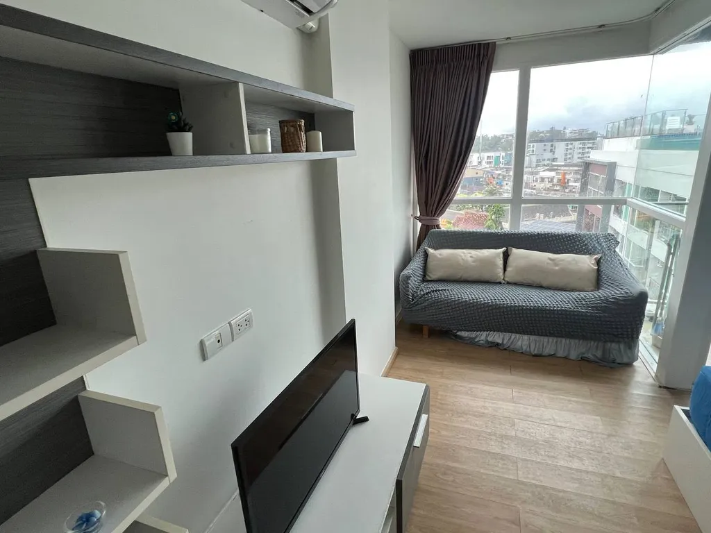 Студия после ремонта с удивительным видом с 8 этажа в центре Каты