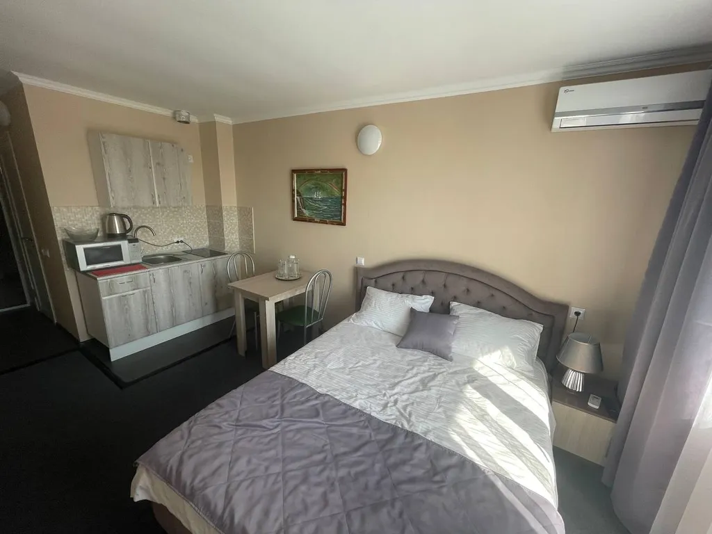 Уютный комфортабельный апартамент с балконо в 3 минутах пешком до моря