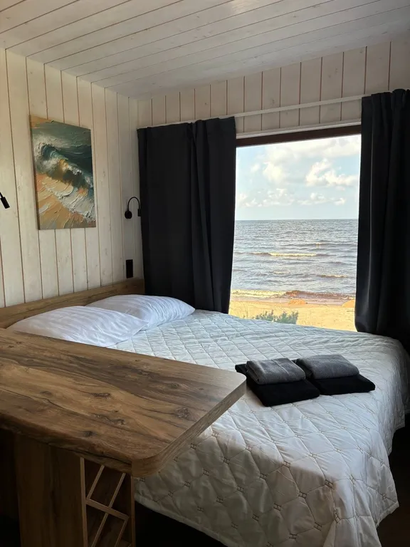 Домик на двоих на берегу Ладоги