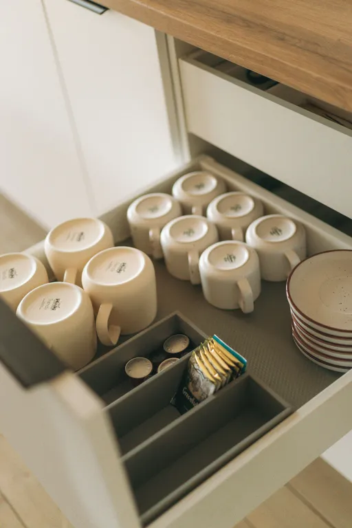 Дом с баней и чаном у воды и леса бохо