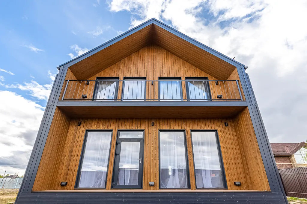 Дом у озера с чаном