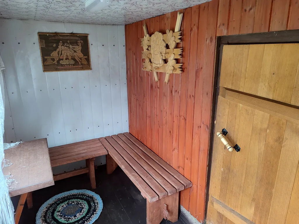 Уютный дом на горе