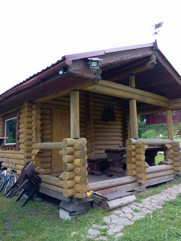 Меличуярви дом из бревна с сауной на берегу озера у самого леса