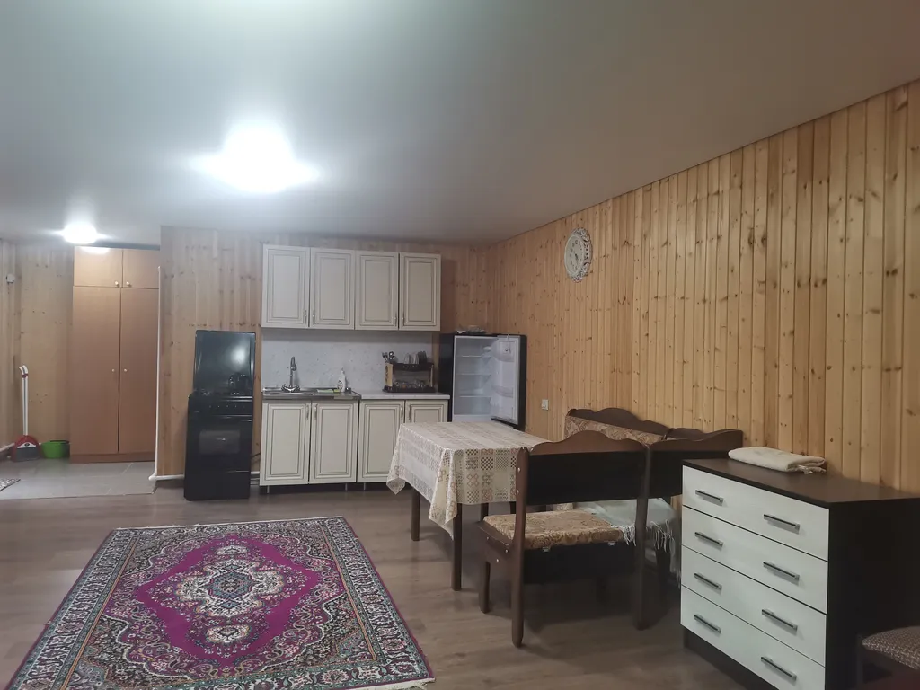 Уютный домик у подножия гор