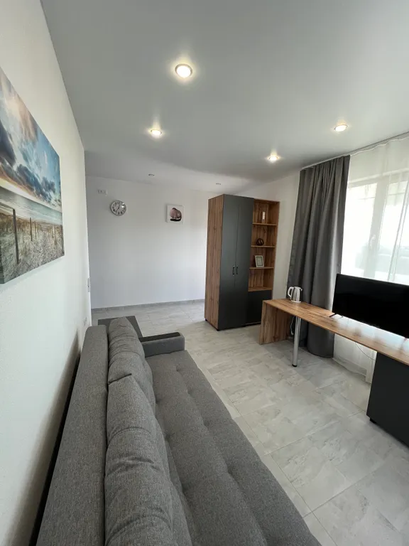 Дом с бассейном и с видом на море и горы