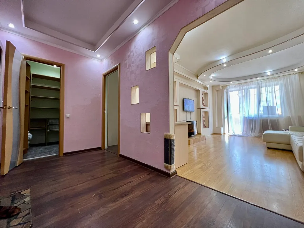 Двухкомнатная изолированная с джакузи