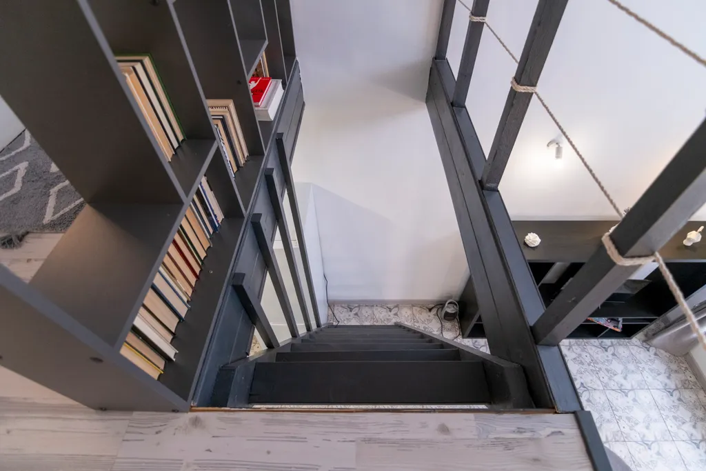 Дом в стиле лофт с своим озером на территории